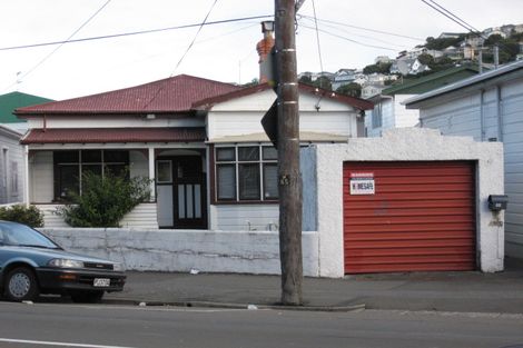 Photo of property in 104 Kilbirnie Crescent, Kilbirnie, Wellington, 6022