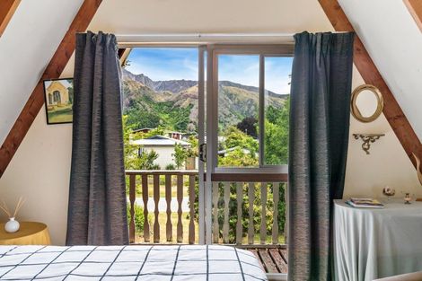 Photo of property in 19 Inverness Crescent, Arrowtown, 9302