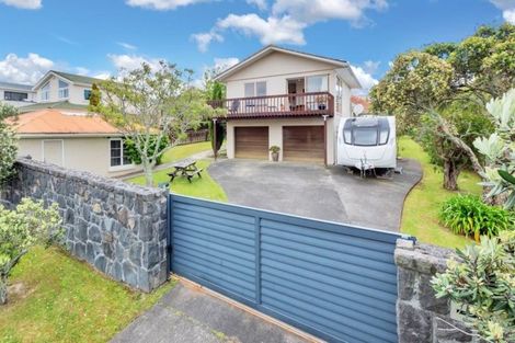 Photo of property in 32 Hyde Road, Rothesay Bay, Auckland, 0630