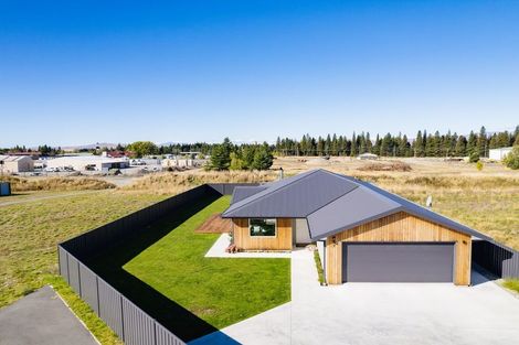 Photo of property in 7 Aoraki Crescent, Twizel, 7901