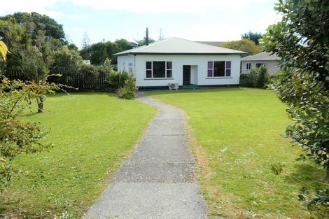 Photo of property in 82 Tasman Street, Karoro, Greymouth, 7805