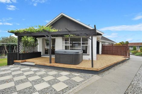 Photo of property in 4 Springmead Place, Hornby, Christchurch, 8042