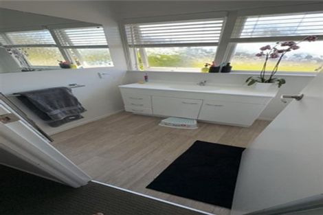 Photo of property in 117 Manuka Road, Bayview, Auckland, 0629