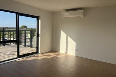 Photo of property in 5 Falcon Crescent, Hobsonville, Auckland, 0618