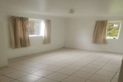 Photo of property in 244 Boord Crescent, Kumeu, 0891