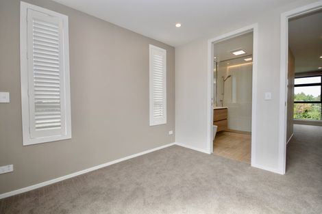 Photo of property in 41d Camelot Place, Glenfield, Auckland, 0629