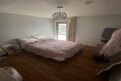 Photo of property in 9 Cockayne Crescent, Sunnynook, Auckland, 0620