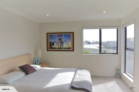 Photo of property in 17 Costa Viva Crescent, Karaka, Papakura, 2113