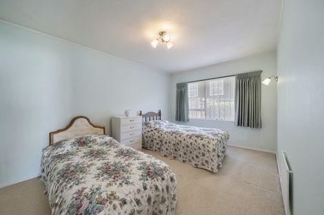 Photo of property in 2/369 Main Road, Tawa, Wellington, 5028