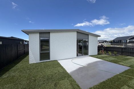 Photo of property in 37 Muhunoa Road West, Ohau, 5570