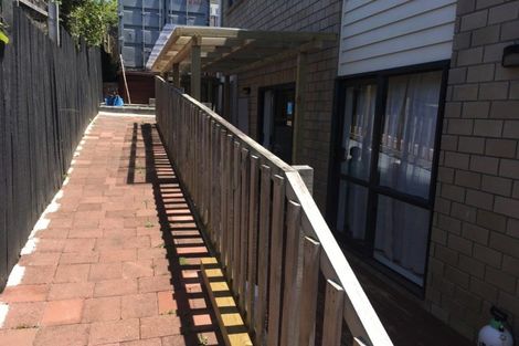 Photo of property in 565a Glenfield Road, Glenfield, Auckland, 0629