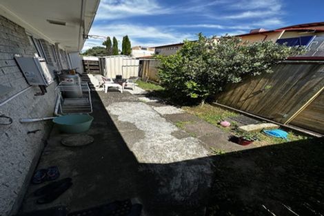 Photo of property in 2/69 Rangitoto Road, Papatoetoe, Auckland, 2025