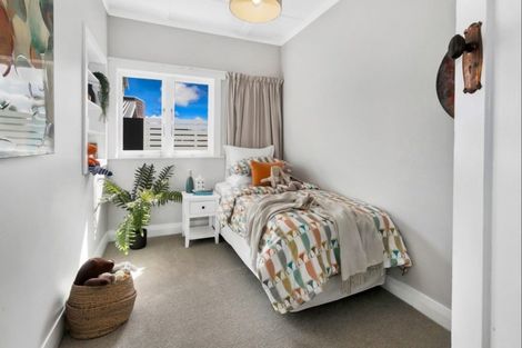 Photo of property in 43b Walmer Road, Point Chevalier, Auckland, 1022