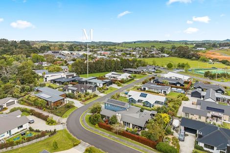 Photo of property in 18 Awanui Crescent, Matakana, 0985