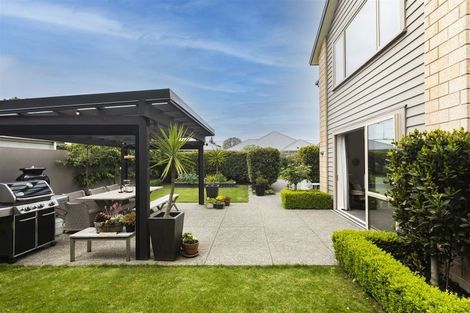 Photo of property in 135a Avonhead Road, Avonhead, Christchurch, 8042