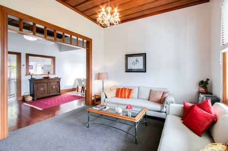 Photo of property in 92 Auckland Road, Greenmeadows, Napier, 4112