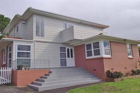 Photo of property in 10 Mcclintock Road, Massey, Auckland, 0614