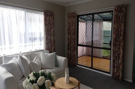 Photo of property in 45 Manapouri Crescent, Hokowhitu, Palmerston North, 4410