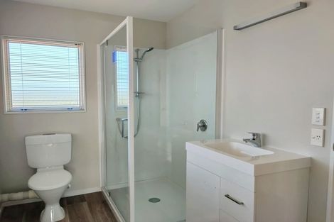 Photo of property in 27 Calypso Way, Unsworth Heights, Auckland, 0632