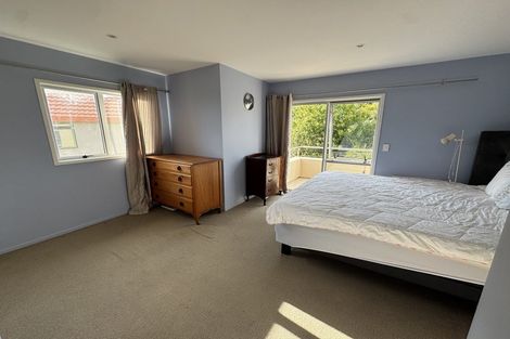 Photo of property in 14 Forbes Lane, Newlands, Wellington, 6037