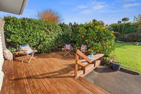 Photo of property in 98 Hebron Road, Waiake, Auckland, 0630