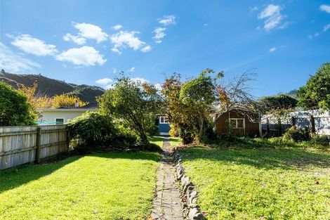 Photo of property in 106 Hine Road, Wainuiomata, Lower Hutt, 5014