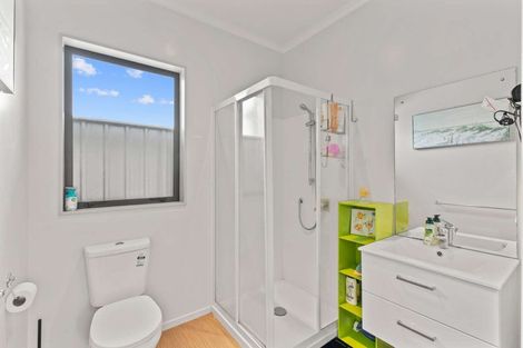Photo of property in 25 Hitori Street, Weymouth, Auckland, 2103