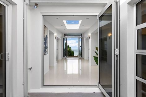 Photo of property in 4 Law Lane, Mount Pleasant, Christchurch, 8081