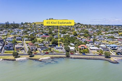 Photo of property in 45 Kiwi Esplanade, Mangere Bridge, Auckland, 2022