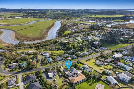 Photo of property in 22 Makiri Street, Helensville, 0800