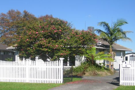 Photo of property in 30 Smythe Road, Henderson, Auckland, 0612