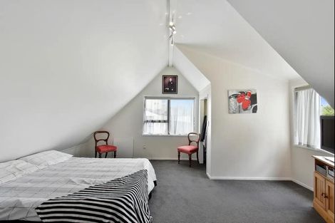 Photo of property in 46 Kingsclere Place, Goodwood Heights, Auckland, 2105