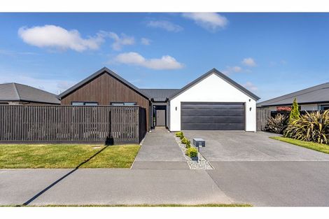 Photo of property in 22 Luxembourg Crescent, Halswell, Christchurch, 8025