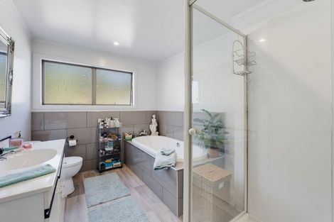 Photo of property in 63 Porter Road, Paparoa, 0571