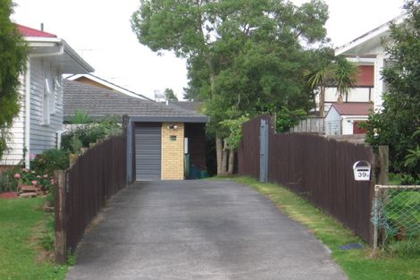 Photo of property in 2/39 Mcleod Road, Henderson, Auckland, 0612