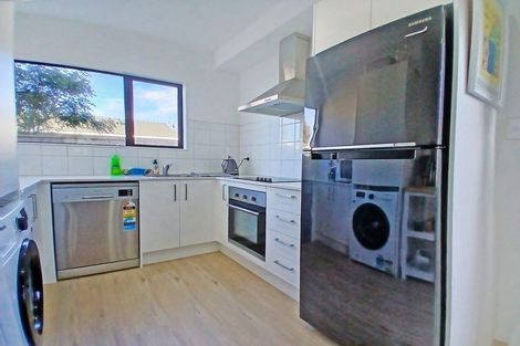 Photo of property in 18 Eileen Newey Place, Henderson, Auckland, 0612