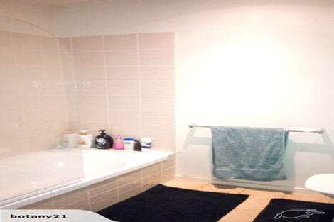 Photo of property in 129/2 Armoy Drive, East Tamaki, Auckland, 2016