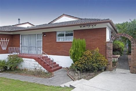 Photo of property in 2/1 Ribblesdale Road, Henderson, Auckland, 0612