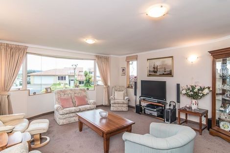 Photo of property in 15 Millennium Hill, Paraparaumu, 5032