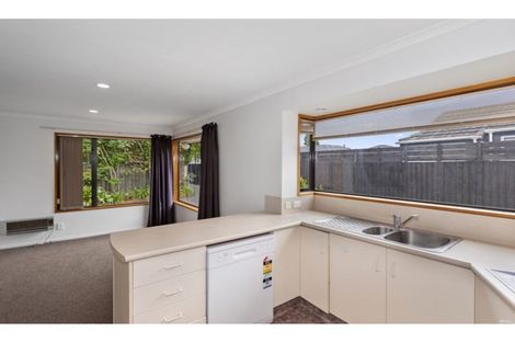 Photo of property in 2/30 Jennifer Street, Bryndwr, Christchurch, 8053