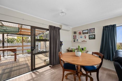 Photo of property in 1033 Sussex Street, Mayfair, Hastings, 4122