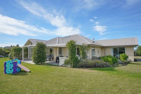 Photo of property in 14 Riverside Way, Amberley, 7410