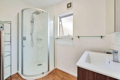 Photo of property in 4/372 Whangaparaoa Road, Stanmore Bay, Whangaparaoa, 0932