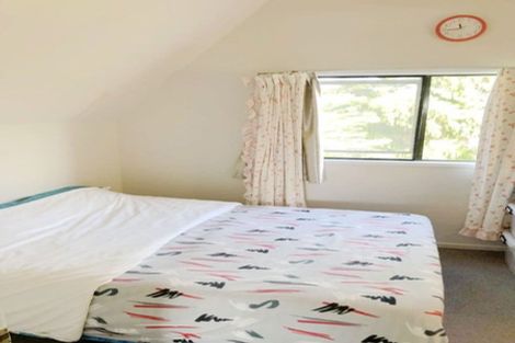 Photo of property in 2/92 Manuka Road, Glenfield, Auckland, 0629