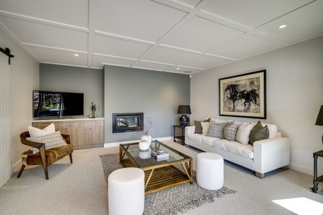 Photo of property in 71 Oak Road, Poraiti, Napier, 4112