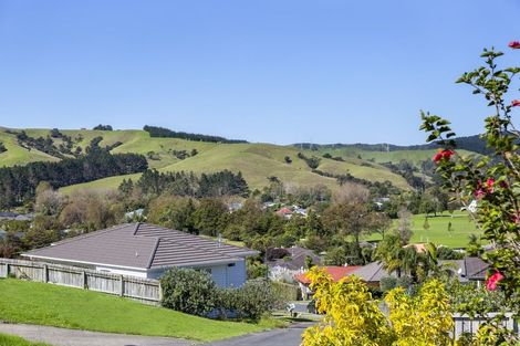 Photo of property in 36 Te Kauri Place, Helensville, 0800