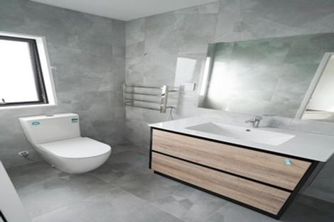 Photo of property in 7/19 Kingdale Road, Henderson, Auckland, 0610