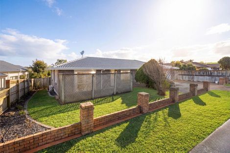 Photo of property in 1/242 Botany Road, Golflands, Auckland, 2013