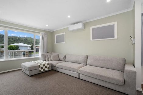 Photo of property in 42 Donnelley Drive, Wainuiomata, Lower Hutt, 5014