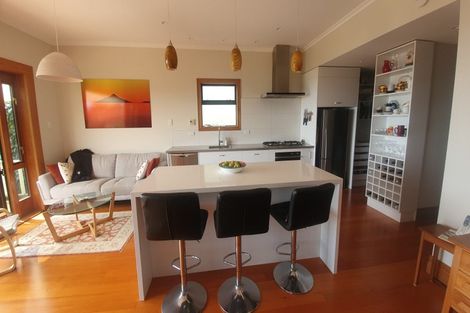 Photo of property in 11 Ronald Street, Strandon, New Plymouth, 4312